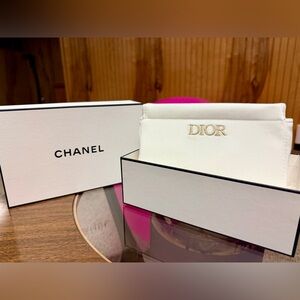 Dior Ivory & Gold Velour Cosmetic Pouch. Sealed zipper pull New w Chanel box GWP